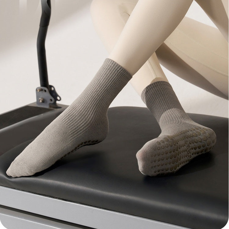 Women's Macaron Crew Grip Socks - Macaron Grey