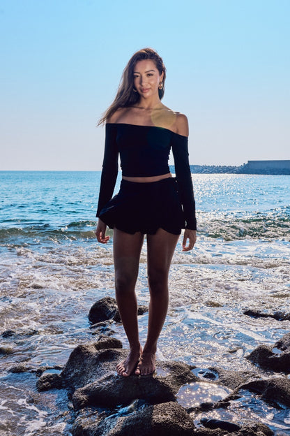Wave Off-Shoulder Long Sleeve Top - Black