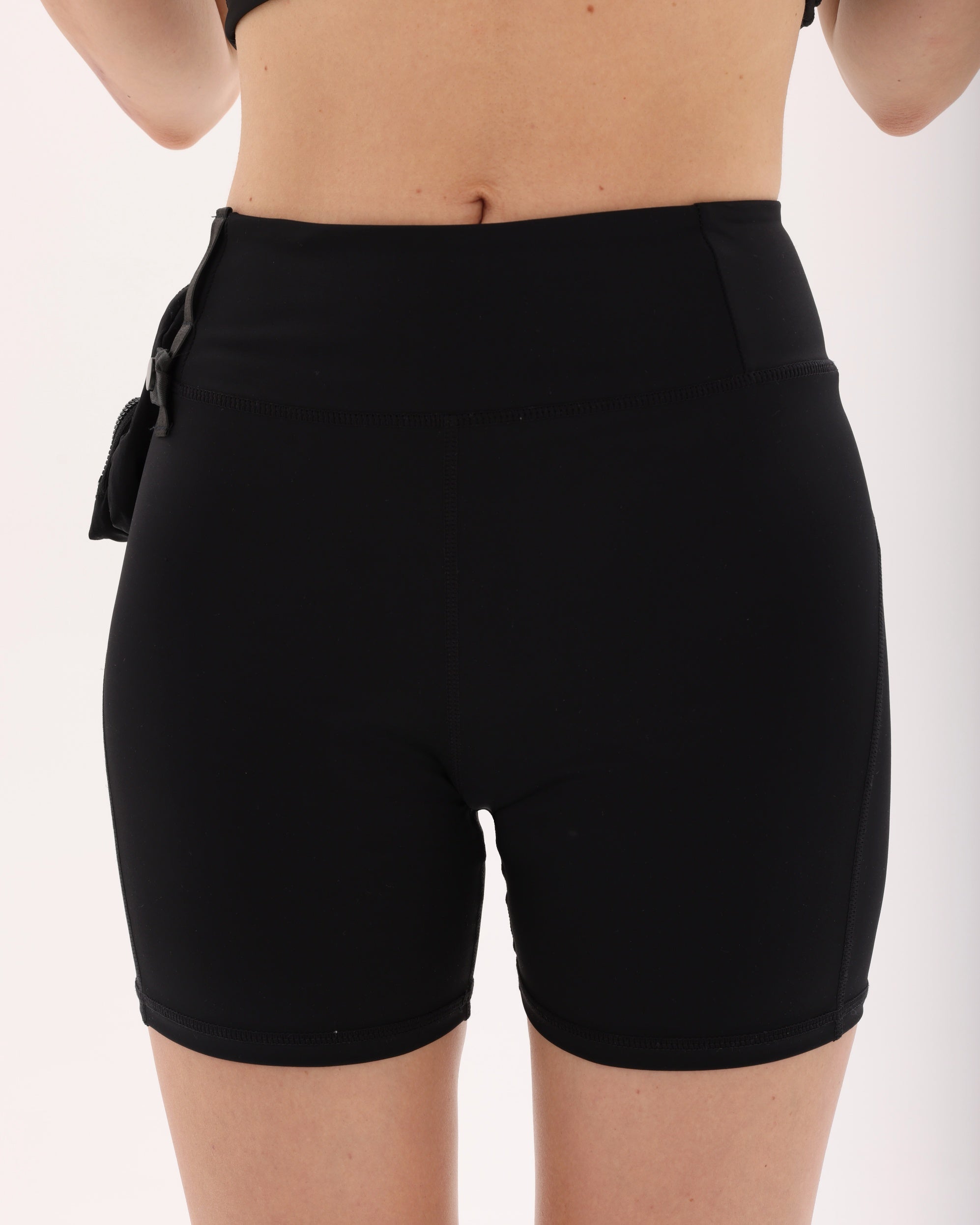 Wadi Trail Shorts High-Waisted Black