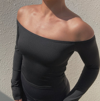 Wave Off-Shoulder Long Sleeve Top - Black