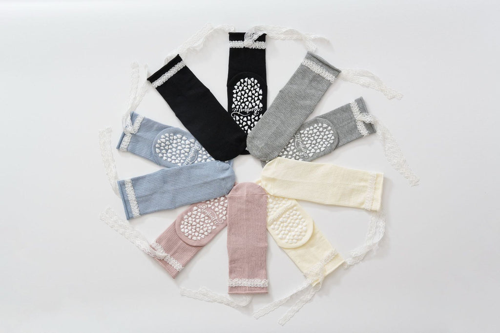 Women's Lacey Bow Grip Socks- Gray